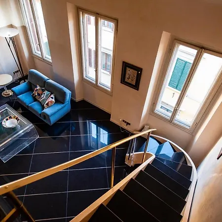 Borgo San Lorenzo Attico Duomo 아파트