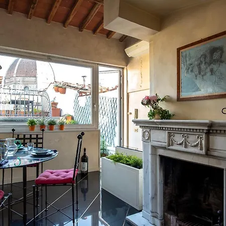 Borgo San Lorenzo Attico Duomo 아파트